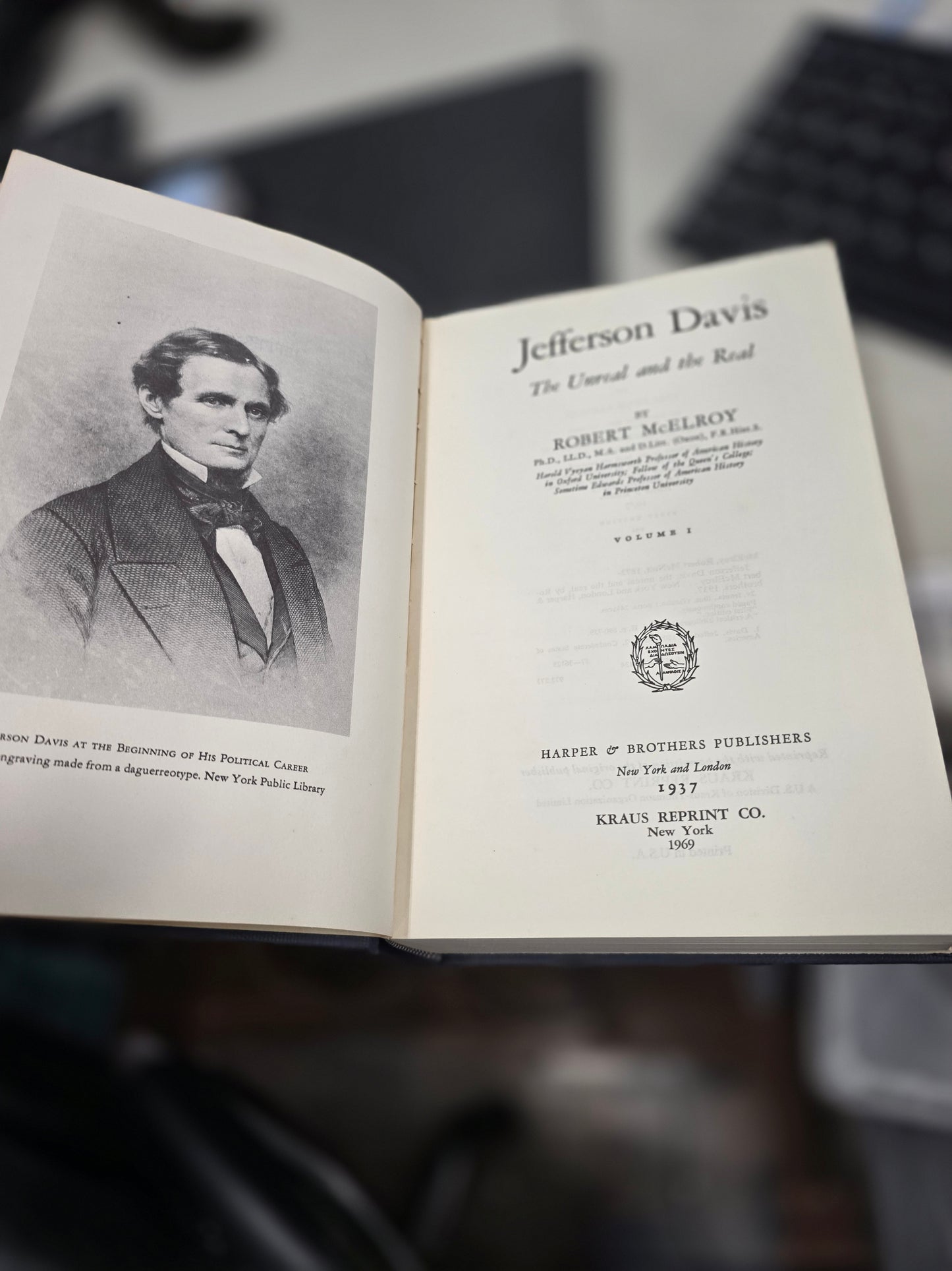 Jefferson Davis: The Unreal and the Real (2 Volumes in One)ROBERT MCELROY