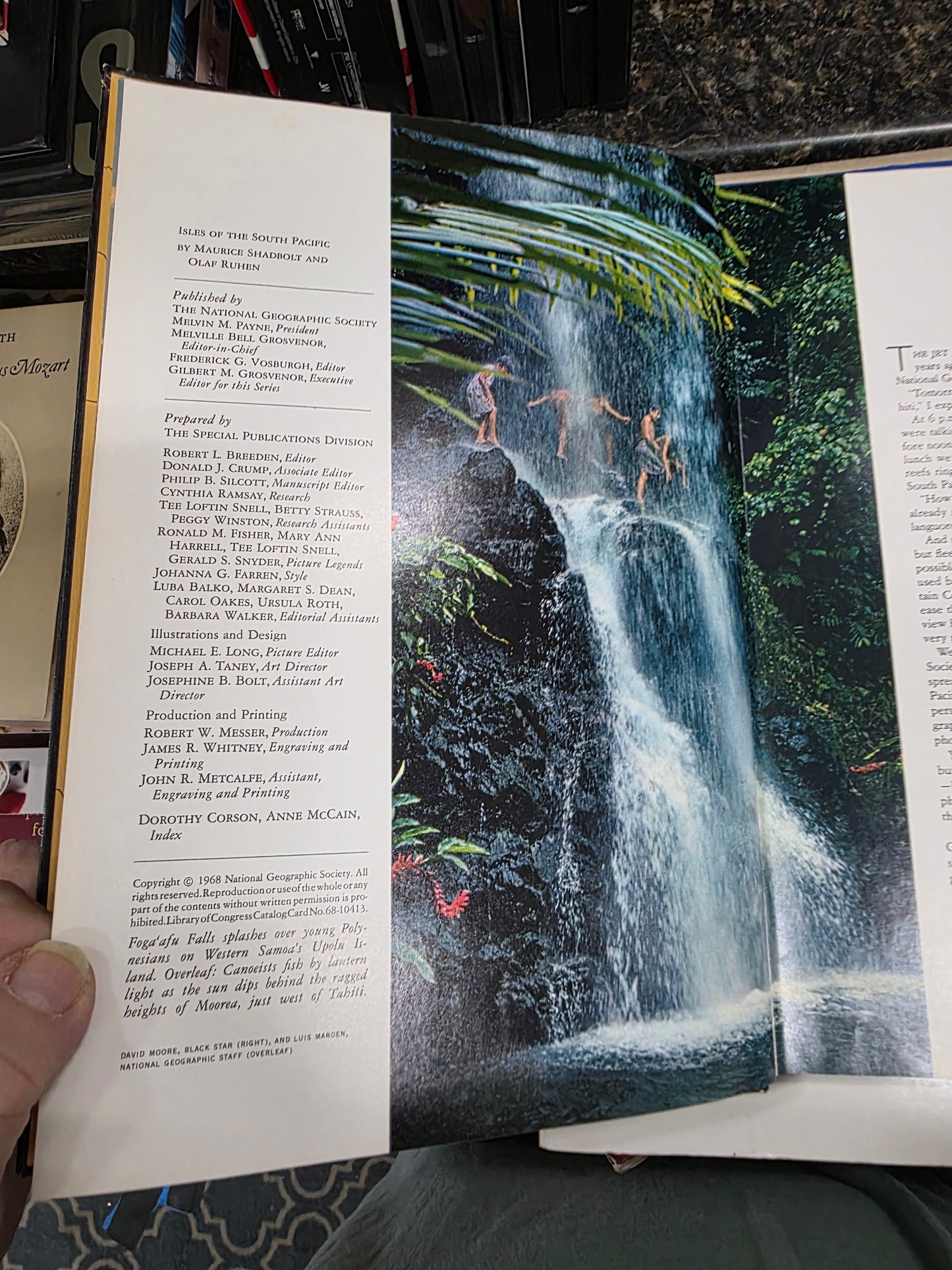 THE SOUTH PACIFIC NATIIONAL GEOGRAPHICAL SOCIETY-USED GOOD TRA