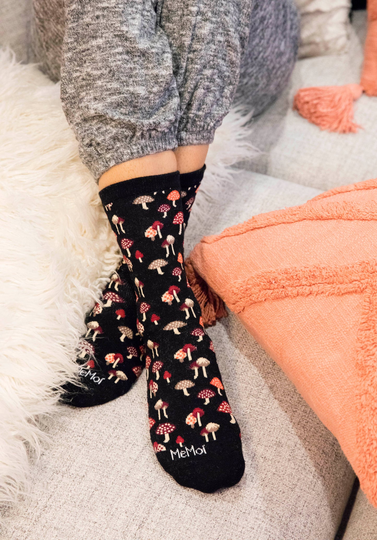 Mushroom Field Bamboo Blend Crew Sock: Black / 9-11