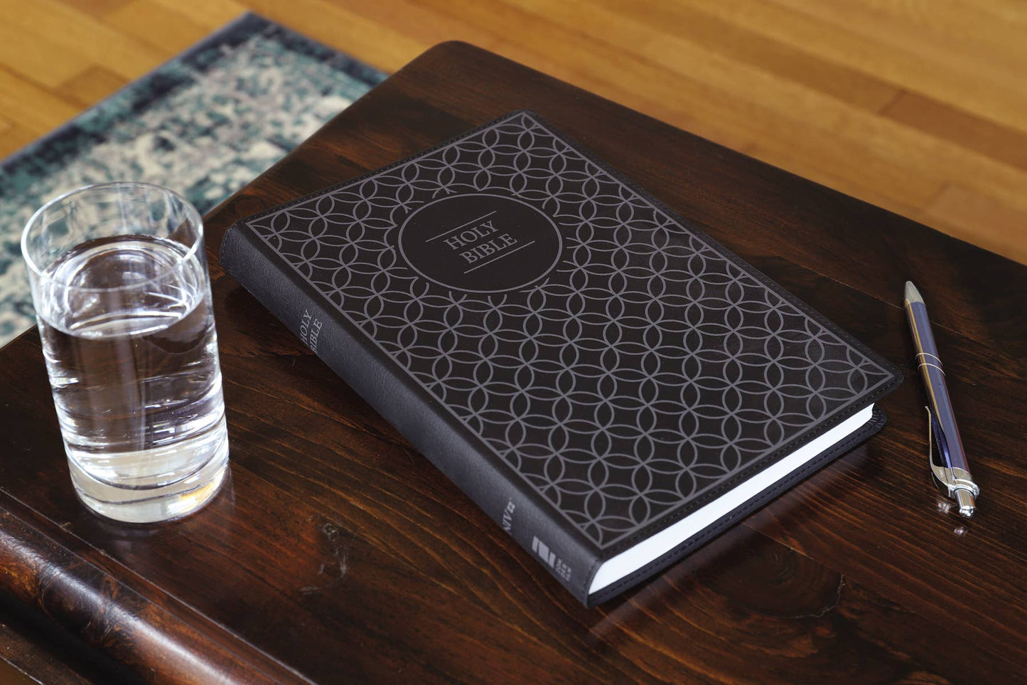 NIV Value Thinline Bible Large Print Leathersoft Gray/Black